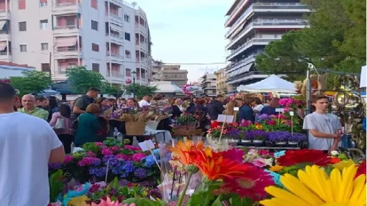 Η Πάτρα υποδέχεται το Μάη με λουλούδια και διασκέδαση σε δύο Πλατείες