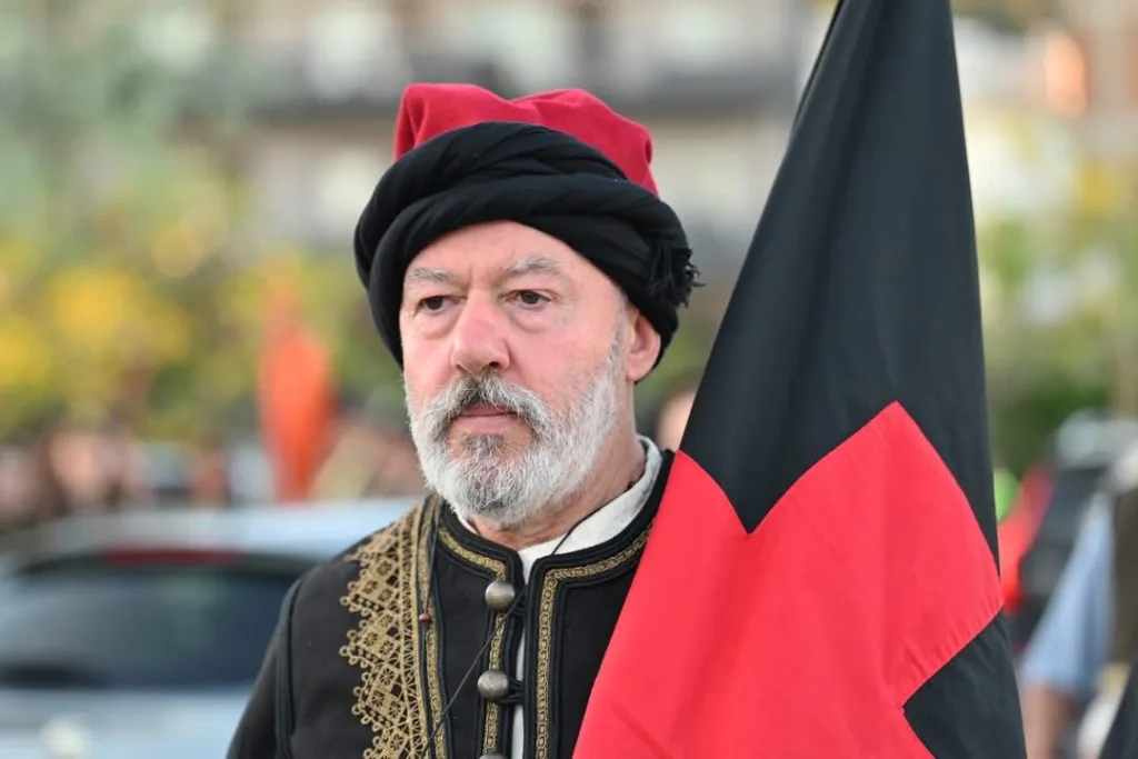 Το άγημα «Παναγιώτης Καρατζάς» Πάτρας στην απελευθέρωση της Ναυπάκτου ΦΩΤΟ