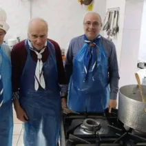 Στην Κουζίνα Αγάπης το 2ο Σύστημα Προσκόπων Πατρών ΦΩΤΟ