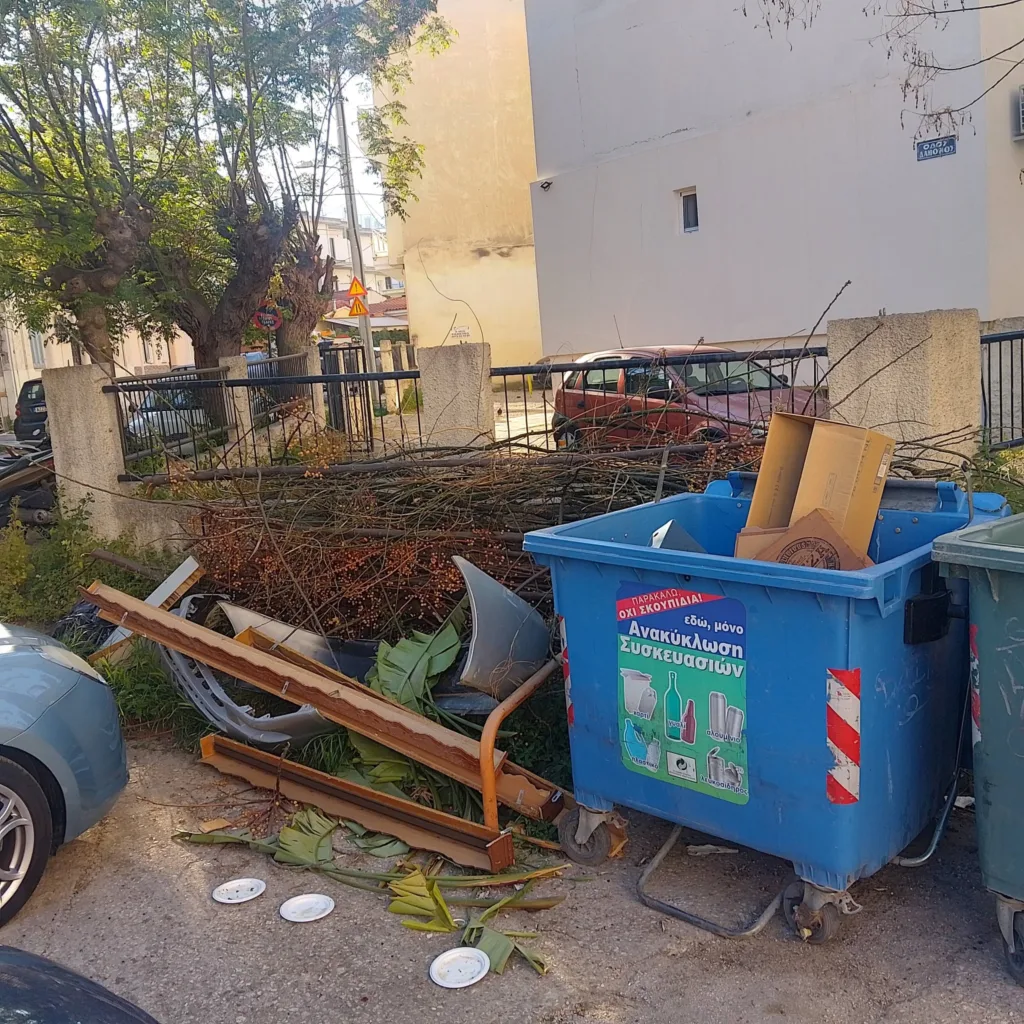 Πάτρα: Ιδού τα «βρώμικα» της πόλης σε κάθε γωνιά ΦΩΤΟ