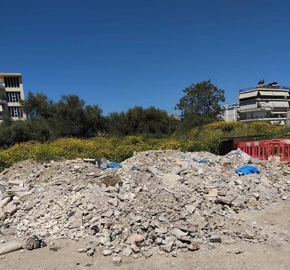 Πάτρα: Ιδού τα «βρώμικα» της πόλης σε κάθε γωνιά ΦΩΤΟ