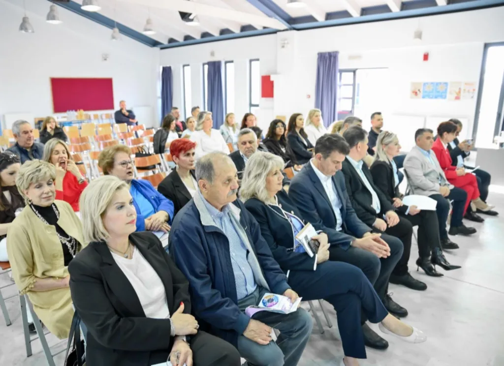 Η ημερίδα «Σχέσεις online: Διατηρώντας τα παιδιά συνδεδεμένα με τη ζωή» στην Κάτω Αχαΐα ΦΩΤΟ