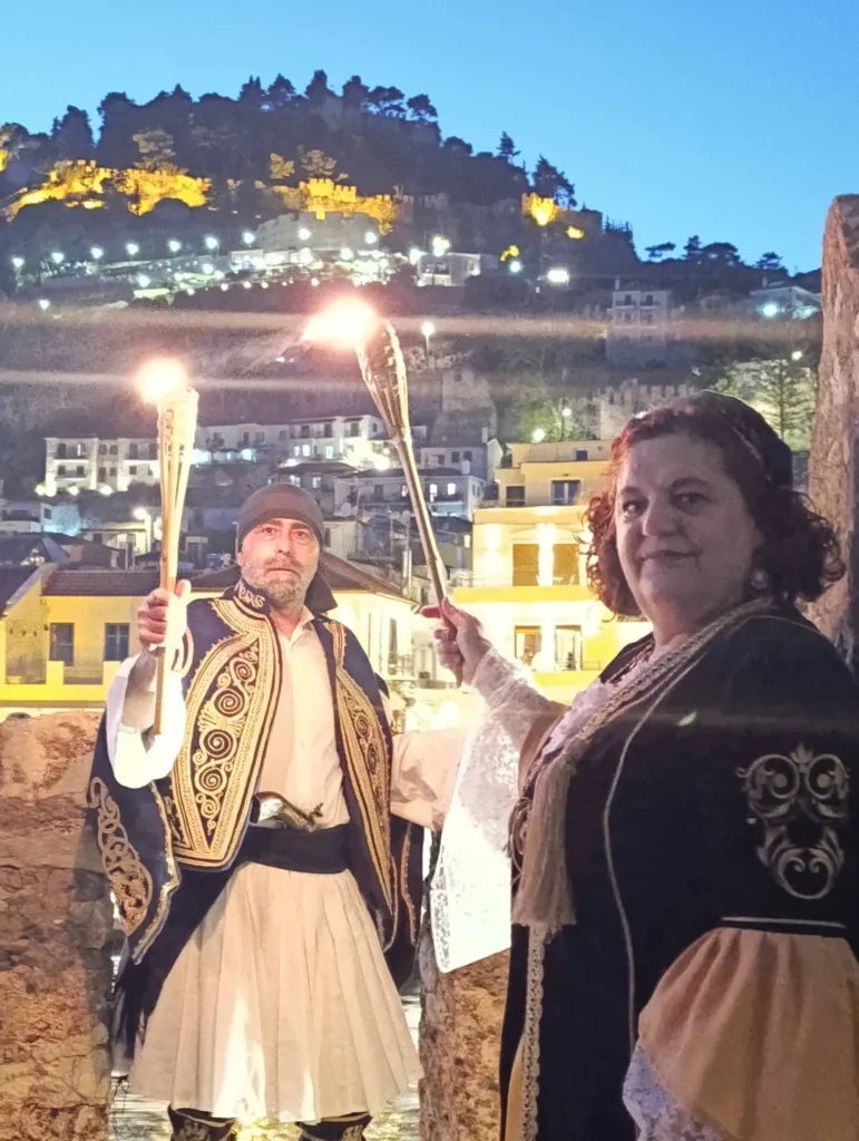 Οι Καλαβρυτινοί της Πάτρας, περήφανα, στη Ναύπακτο ΦΩΤΟ