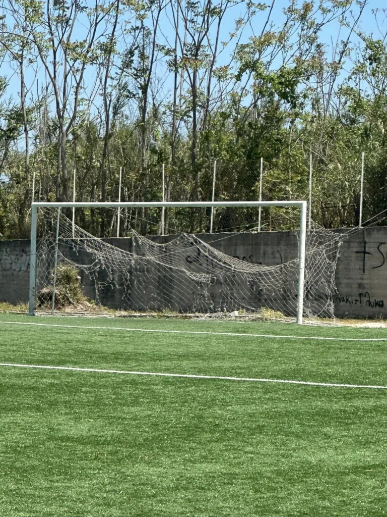 Κάτω Αχαΐα: Σπασμένο...το «Γήπεδο Σπάσματος» με ξηλώματα και ζημιές