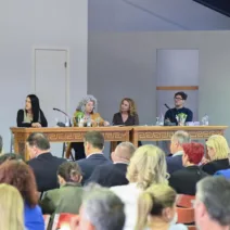 Η ημερίδα «Σχέσεις online: Διατηρώντας τα παιδιά συνδεδεμένα με τη ζωή» στην Κάτω Αχαΐα ΦΩΤΟ