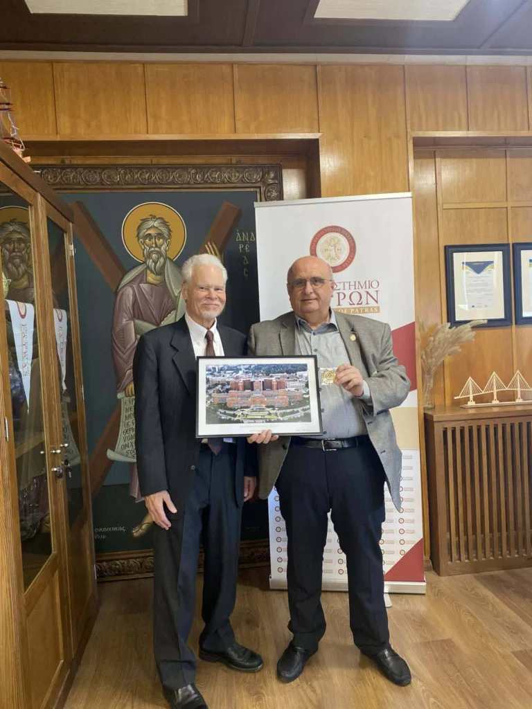 Το Πανεπιστήμιο Πατρών επιτιμοποίησε τον Dr. Glen Merlino ΦΩΤΟ