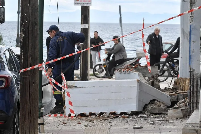 Κόρινθος: Μία σύλληψη για τον θάνατο της γυναίκας που καταπλακώθηκε από μπαλκόνι