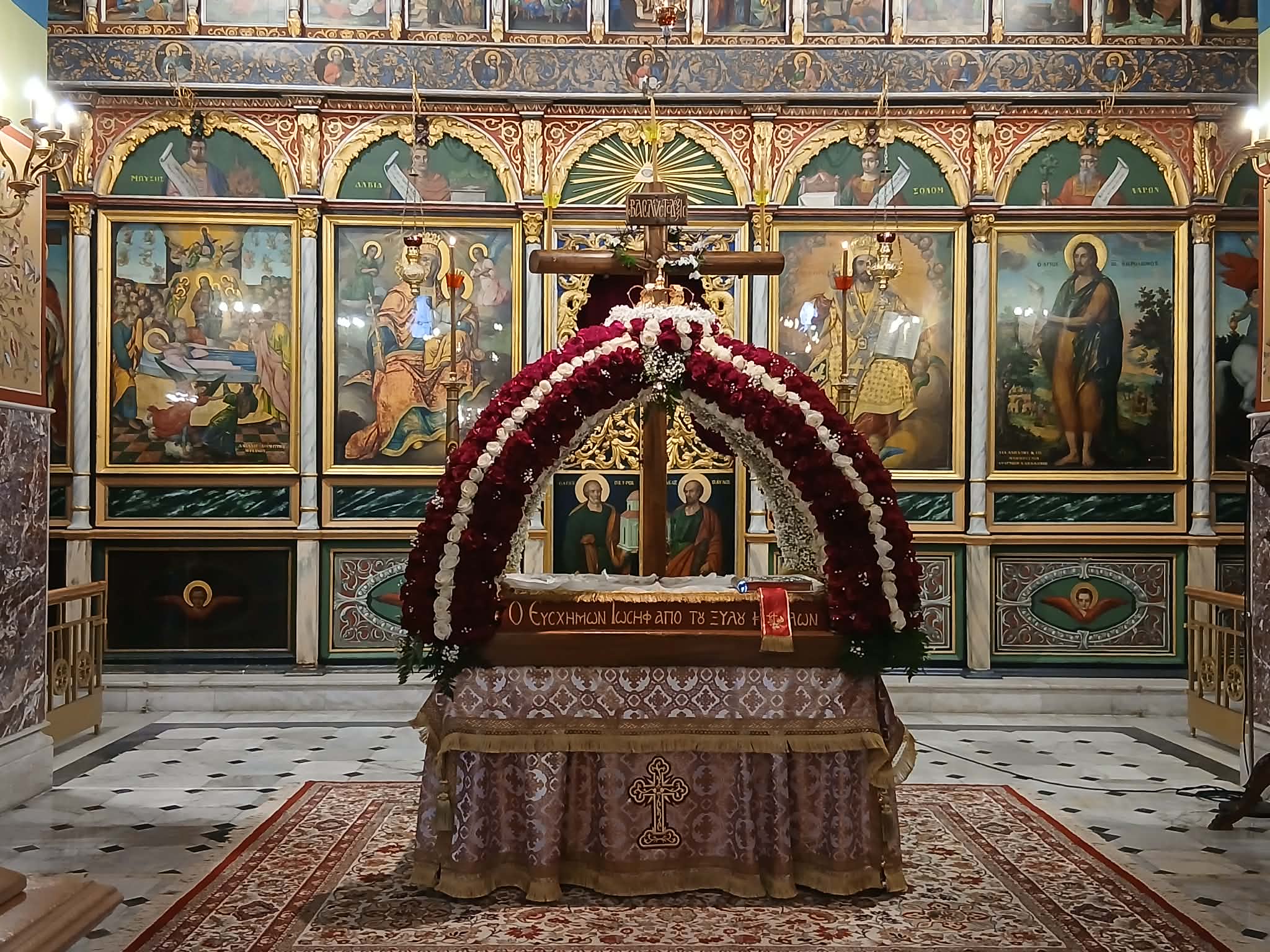 Η Ακολουθία του Επιταφίου Θρήνου στην Ιερά Μητρόπολη Καλαβρύτων και Αιγιαλείας ΦΩΤΟ