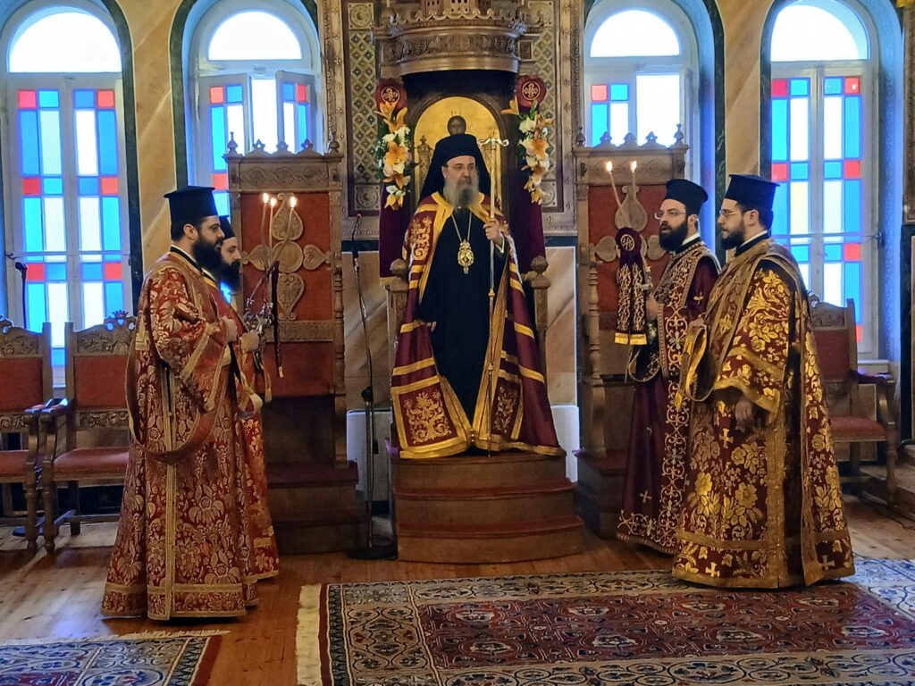 Η Πανήγυρις της Πολιούχου του Αιγίου Παναγίας Τρυπητής με τον φακό της της Ιεράς Μητροπόλεως ΦΩΤΟ