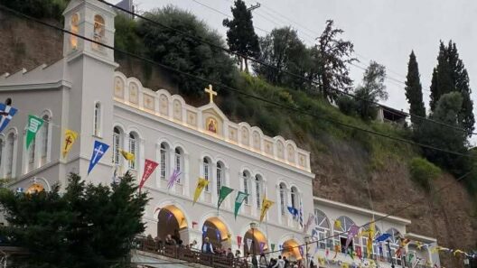 Aίγιο: O Πολυαρχιερατικός εσπερινός στην Παναγία Τρυπητή ΖΩΝΤΑΝΑ 33 Aίγιο: O Πολυαρχιερατικός εσπερινός στην Παναγία Τρυπητή ΖΩΝΤΑΝΑ