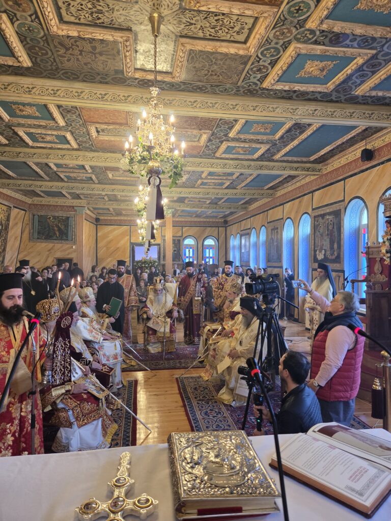 Η Πανήγυρις της Πολιούχου του Αιγίου Παναγίας Τρυπητής με τον φακό της της Ιεράς Μητροπόλεως ΦΩΤΟ