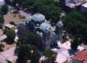 Πάτρα: Σάλος για το «κόψιμο» της...«Μουριάς του Παυσανία»