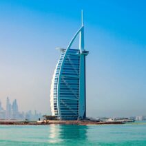 Burj Al Arab: Ριζική ανανέωση για το «διαμάντι» του Ντουμπάι - Ποιος αρχιτέκτονας αναλαμβάνει το εγχείρημα