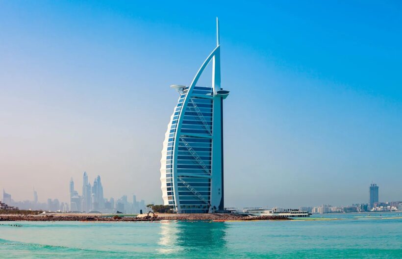 Burj Al Arab: Ριζική ανανέωση για το «διαμάντι» του Ντουμπάι - Ποιος αρχιτέκτονας αναλαμβάνει το εγχείρημα