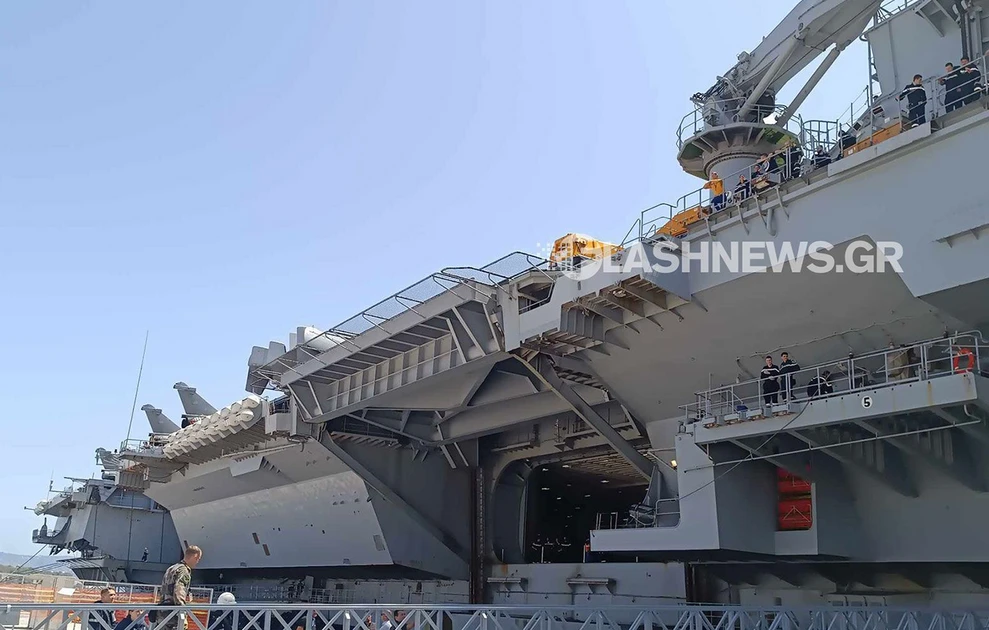 Φωτογραφίες μέσα από το Γαλλικό αεροπλανοφορο «de Gaull», κατέπλευσε στη Σούδα