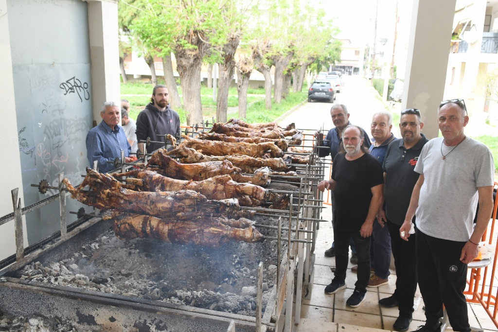 Πάτρα: Με ευχές και χαμόγελα το Πασχαλινό γλέντι του Δήμου στα Ζαρουχλέικα ΦΩΤΟ