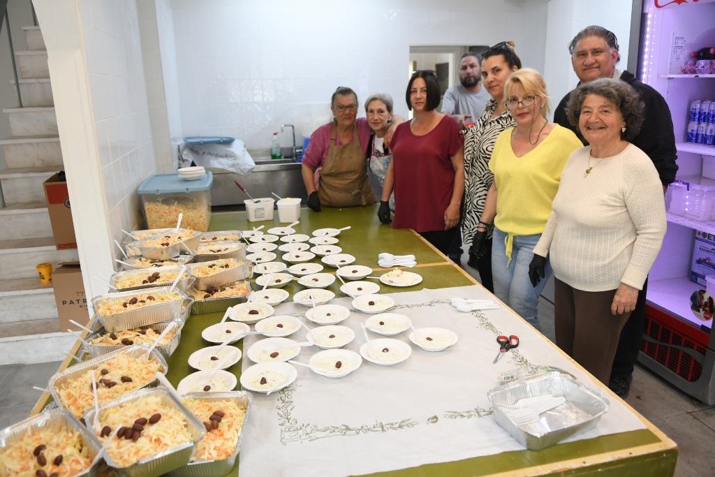 Πάτρα: Με ευχές και χαμόγελα το Πασχαλινό γλέντι του Δήμου στα Ζαρουχλέικα ΦΩΤΟ