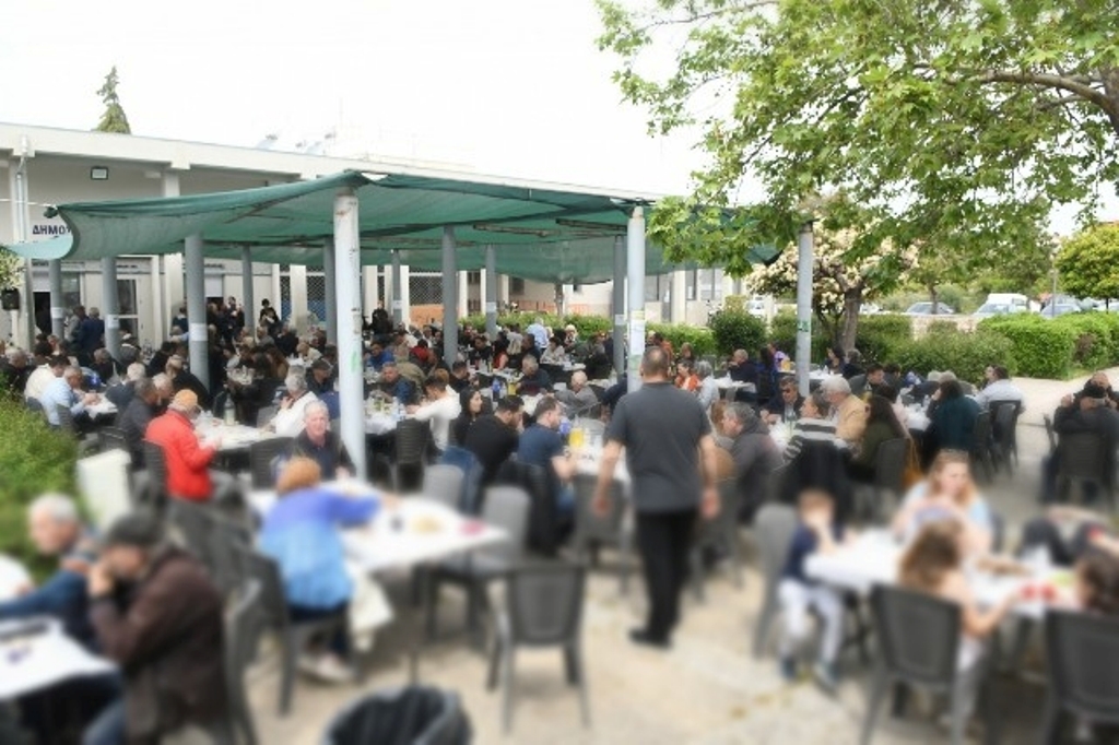 Πάτρα: Με ευχές και χαμόγελα το Πασχαλινό γλέντι του Δήμου στα Ζαρουχλέικα ΦΩΤΟ
