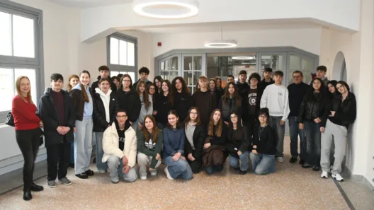 Μαθητές του 9ου Γυμνασίου Πάτρας, στο Δημαρχείο