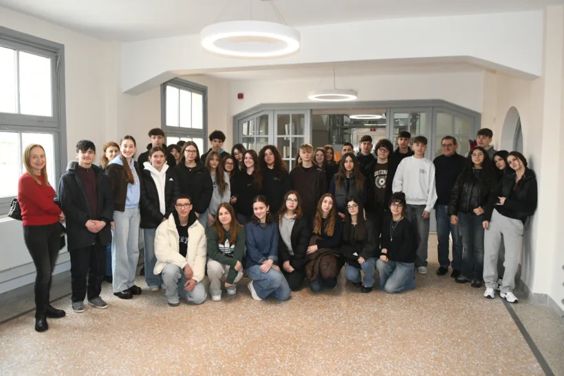 Μαθητές του 9ου Γυμνασίου Πάτρας, στο Δημαρχείο