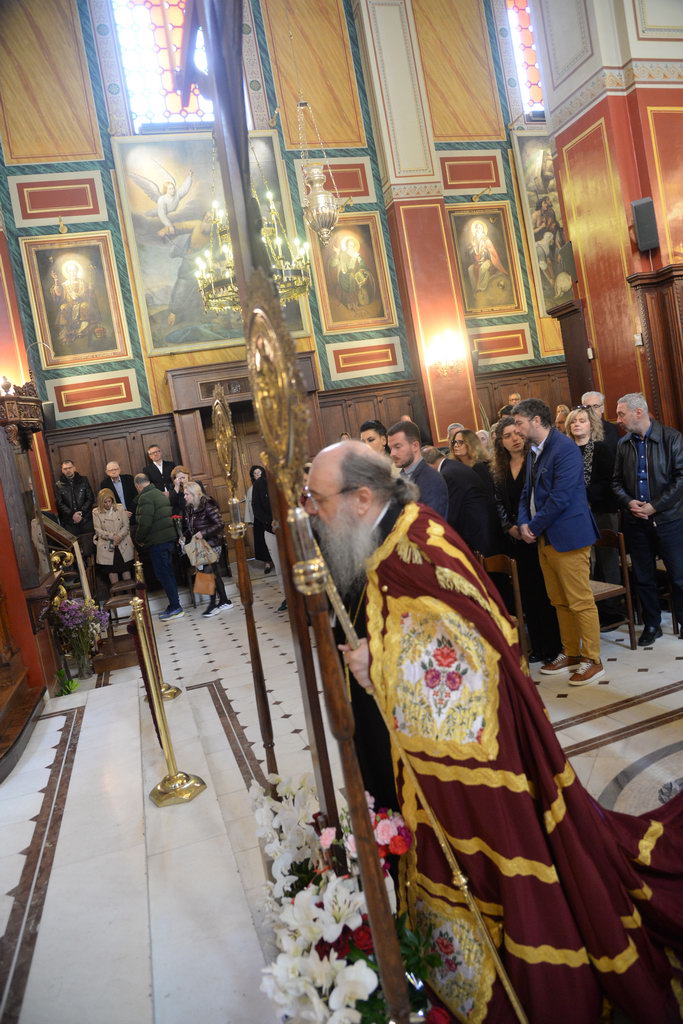 Η Ακολουθία της Αποκαθήλωσης στην Ευαγγελίστρια Πάτρας ΦΩΤΟ
