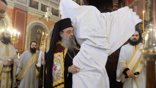 Η Ακολουθία της Αποκαθήλωσης στην Ευαγγελίστρια Πάτρας ΦΩΤΟ