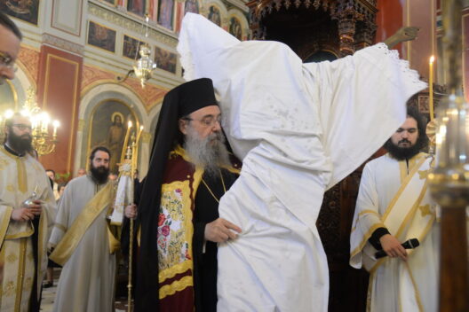 Η Ακολουθία της Αποκαθήλωσης στην Ευαγγελίστρια Πάτρας ΦΩΤΟ