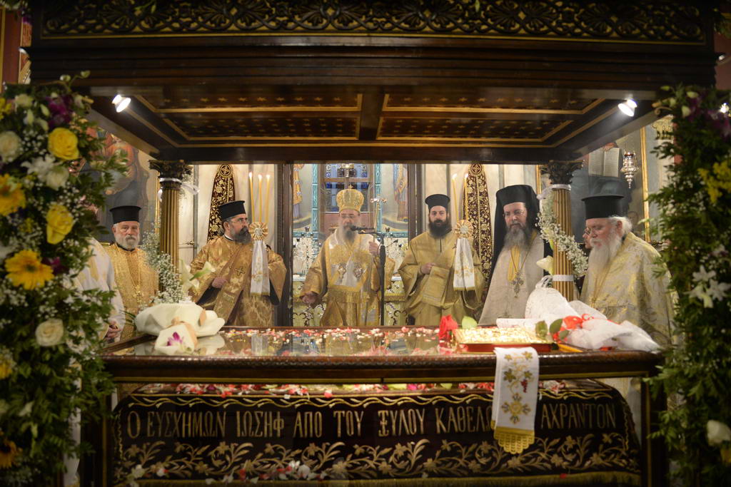 Η επίσημη Περιφορὰ του Επιταφίου από την Ιερά Μητρόπολη Πατρών ΦΩΤΟ 42 Η επίσημη Περιφορὰ του Επιταφίου από την Ιερά Μητρόπολη Πατρών ΦΩΤΟ