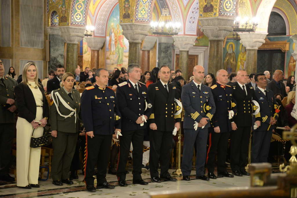 Πάτρα: Η Ιερά Μητρόπολη και η Ανάσταση στον Πολιούχο Αγιο Ανδρέα ΦΩΤΟΡΕΠΟΡΤΑΖ