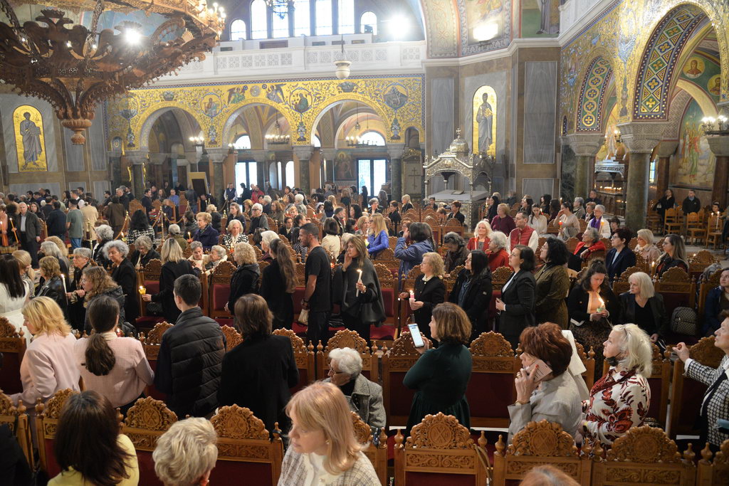 Πάτρα: Στην Αγάπη είχε τόσο κόσμο όσο του Αγίου Ανδρέα ΦΩΤΟ