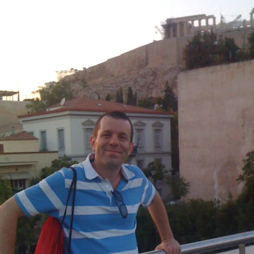 Bραδιά του «Ωρίωνα» με τίτλο «Βαρύτητα και μαύρες τρύπες» ΦΩΤΟ