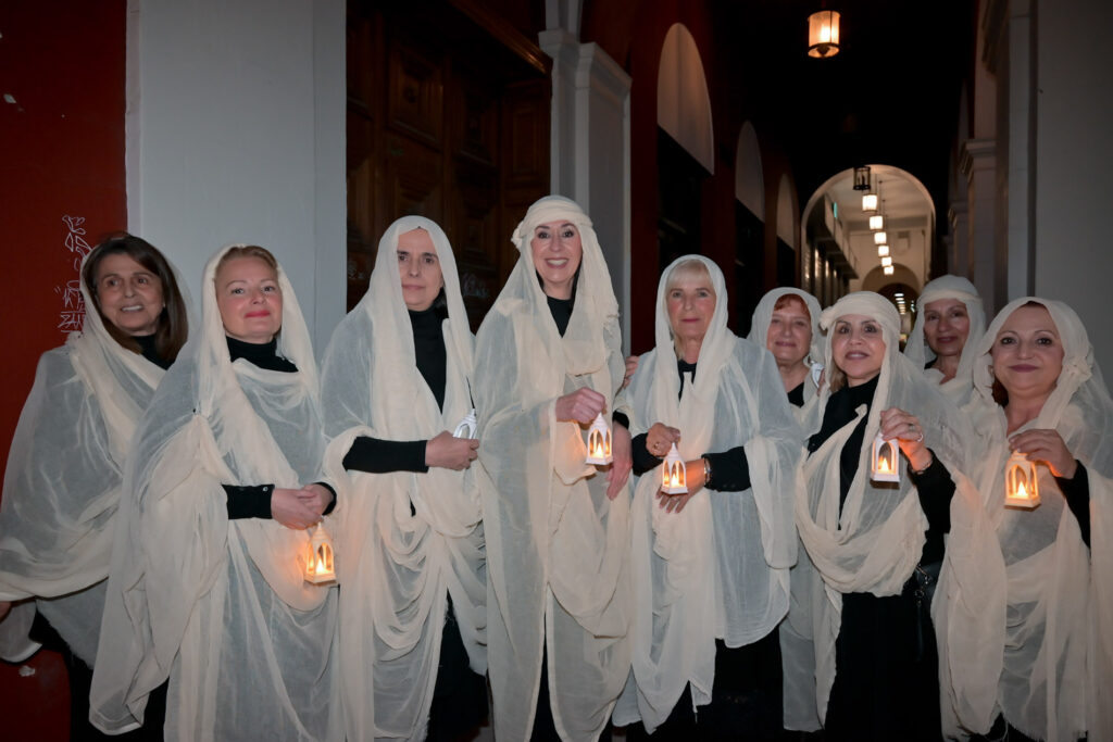 Οι «ΣΦήγΚΕΣ» έψαλαν στο πνεύμα της Μεγάλης Εβδομάδας ΦΩΤΟ