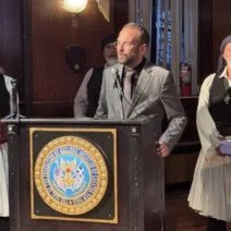 Στη Νέα Υόρκη ο περιφερειάρχης Νεκτάριος Φαρμάκης ΦΩΤΟ