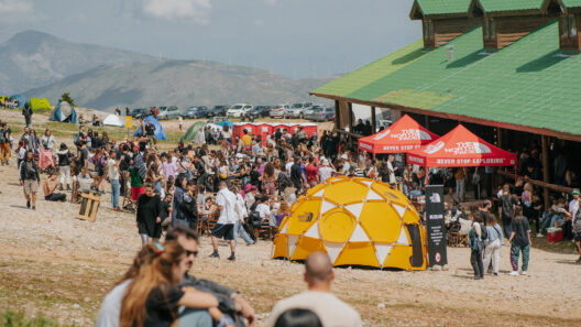 Κυκλοφόρησε η αφίσα του Helmos Mountain Festival στα Καλαβρυτα - Οι φετινές ημερομηνίες