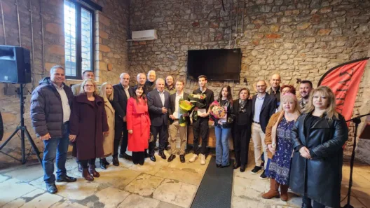 Απονομή υποτροφιών Δήμου Αιγιάλειας στη μνήμη Καλογερόπουλου ΦΩΤΟ