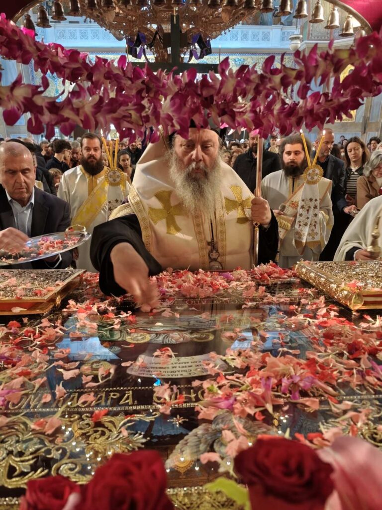 Η Ακολουθία της Αποκαθήλωσης στην Ευαγγελίστρια Πάτρας ΦΩΤΟ