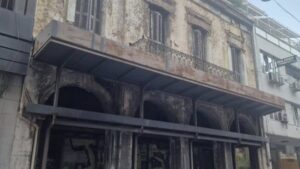 Πάτρα: Επικίνδυνο κτίριο στην οδό Κανακάρη, εδώ και 27 χρόνια!