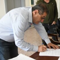 Πάτρα: Υπογραφή Πελετίδη για την κατασκευή και επισκευή πεζοδρομίων