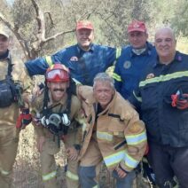 Αχαΐα: Εθελοντής Ολλανδός Πυροσβέστης παράδειγμα προσφοράς...σε ξένο τόπο ΦΩΤΟ 17 Αχαΐα: Εθελοντής Ολλανδός Πυροσβέστης παράδειγμα προσφοράς...σε ξένο τόπο ΦΩΤΟ