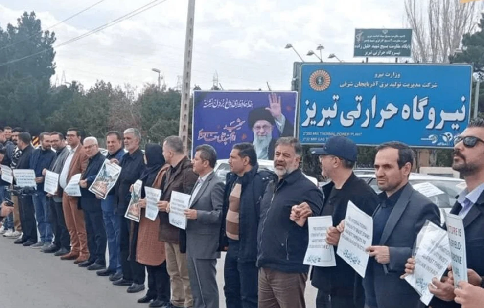 Ανθρώπινες αλυσίδες στο Ιράν στις ενεργειακές εγκαταστάσεις μετά τις απειλές Τραμπ ΦΩΤΟ - ΒΙΝΤΕΟ