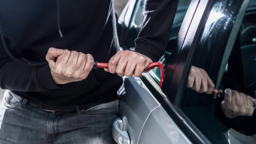 Πάτρα: Ζευγάρι αποπειράθηκε να διαρρήξει αυτοκίνητο