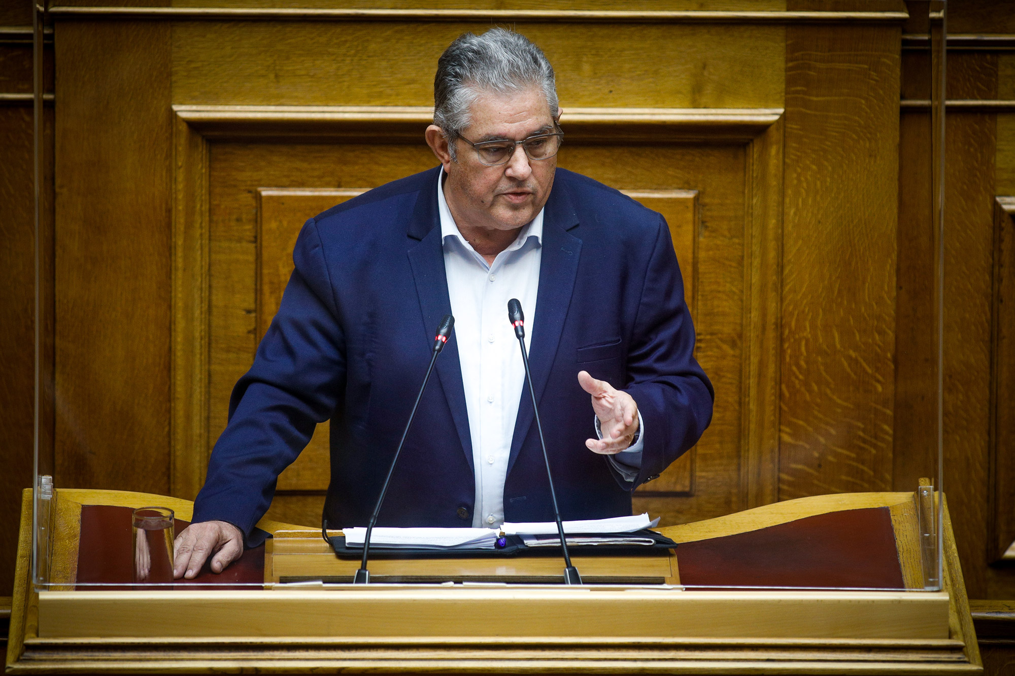 Κουτσούμπας σε Μητσοτάκη στη Βουλή: «Εμείς δεν είμαστε και ούτε θα γίνουμε ποτέ σαν τα μούτρα σας»