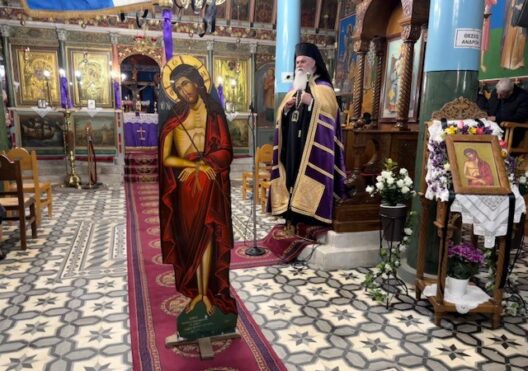 Στο Μάνεσι για την Ακολουθία του Νυμφίου ο Μητροπολίτης Ιερώνυμος ΦΩΤΟ 26 Στο Μάνεσι για την Ακολουθία του Νυμφίου ο Μητροπολίτης Ιερώνυμος ΦΩΤΟ