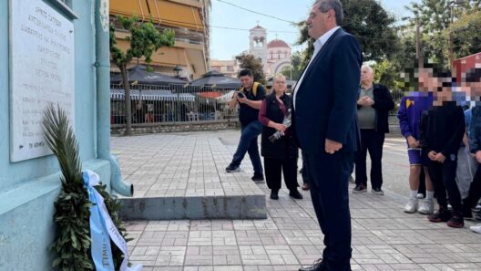 H Δημοτική Αρχή τίμησε τους αγωνιστές της 21ης Απρίλη στα στα ΔΣ και Δροσιάς ΦΩΤΟ