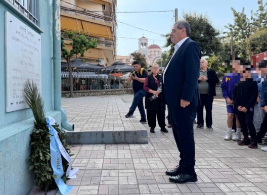 H Δημοτική Αρχή τίμησε τους αγωνιστές της 21ης Απρίλη στα στα ΔΣ και Δροσιάς ΦΩΤΟ