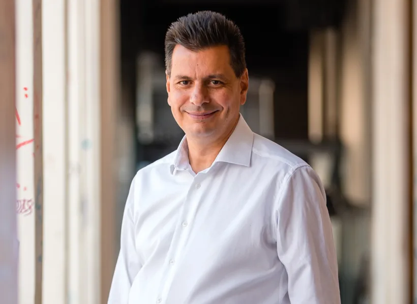 «Για ποια ιδεολογία μας μιλάνε;»