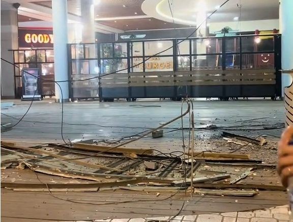 Πάτρα: Κατέρρευσε τμήμα οροφής στη Βέσο Μάρε ΦΩΤΟ