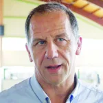 «Συνεχίζουμε την υποκρισία»