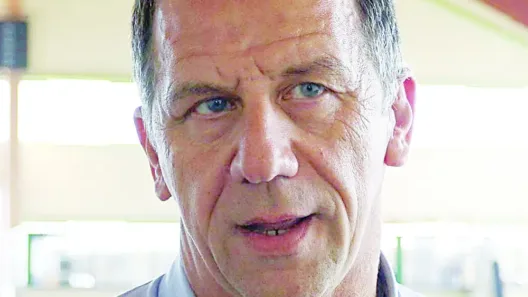 «Συνεχίζουμε την υποκρισία»