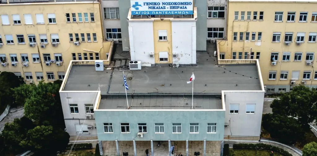 Κρατικό Νίκαιας: Άνδρας απειλούσε πολίτες με όπλο ΒΙΝΤΕΟ